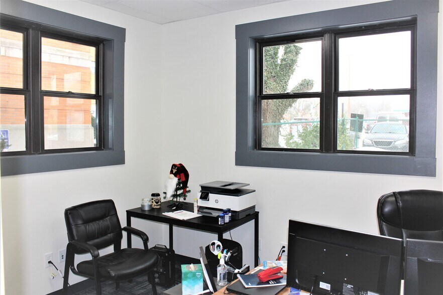 More Photos Of 901-907 West St, Pittsburgh Office Residential For Lease