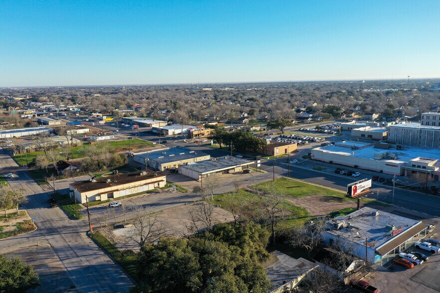 More Photos Of 1409 N Navarro, Victoria Land For Sale