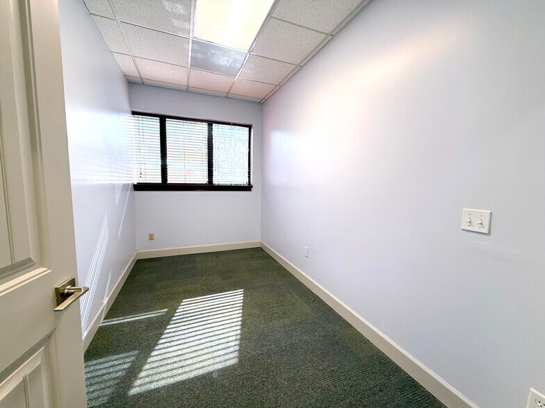 More Photos Of 125 W Pineview St, Altamonte Springs Medical For Lease