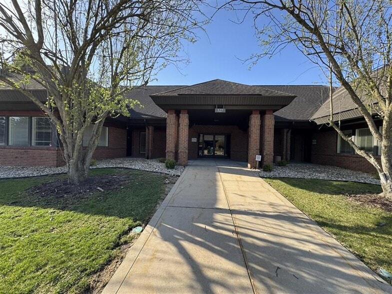 More Photos Of 520 Park Place Cir, Mishawaka Unknown For Lease