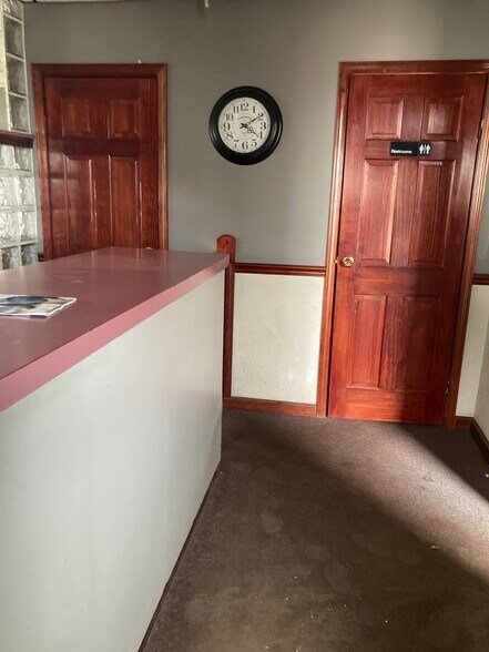 More Photos Of 2288 William St, Cheektowaga Service For Sale