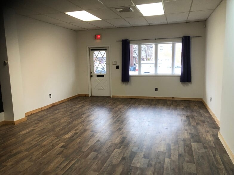 More Photos Of 321 Main St, Cornwall General Retail For Lease