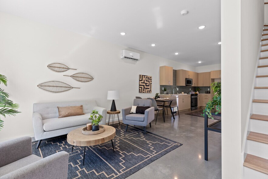 More Photos Of 1602 N Central St, Knoxville Apartments For Sale