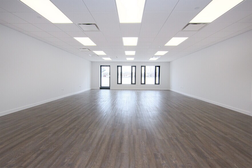 More Photos Of 1831 42nd St, Astoria Light Distribution For Lease