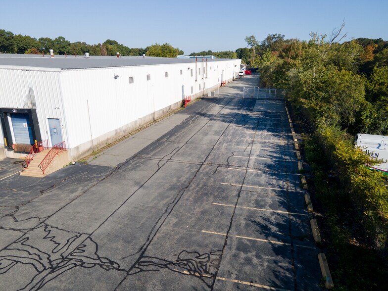 More Photos Of 699 Tarkiln Hill Rd, New Bedford Distribution For Sale