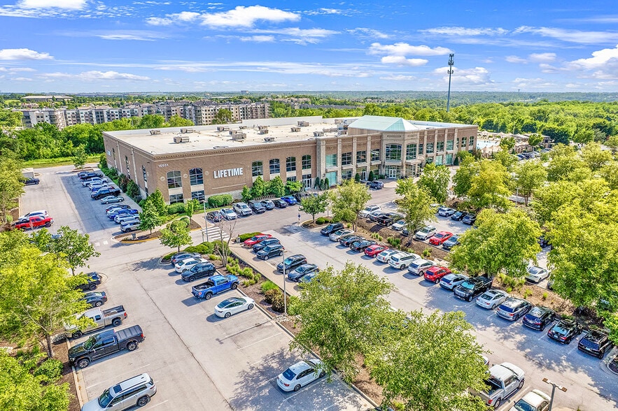 More Photos Of 16851 W 90th St, Lenexa Health Club For Sale