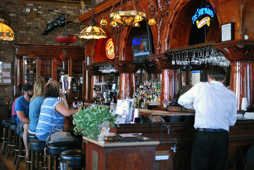 More Photos Of 1001-1015 Front St, Sacramento Restaurant For Sale