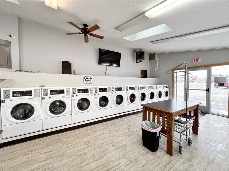 More Photos Of 701 S River St, Spooner Carwash For Sale