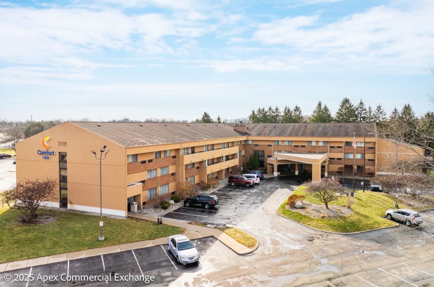 More Photos Of 525 N Canal Rd, Lansing Hotel For Sale