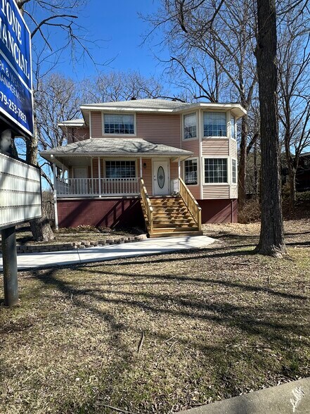 Primary Photo Of 115 E Van Buren, Eureka Springs Apartments For Sale