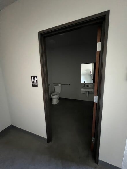 More Photos Of 15060 US Highway 380 W, Krum Unknown For Lease