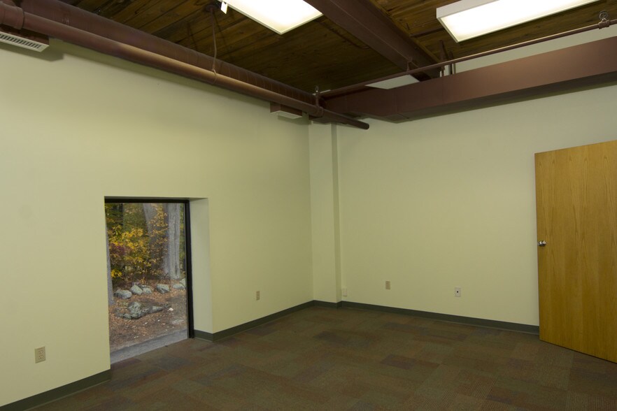 More Photos Of 63 Great Rd, Maynard Loft Creative Space For Lease