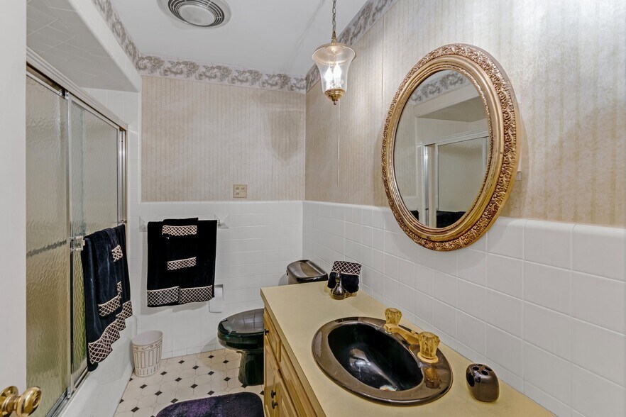 More Photos Of 1445 Catawba Ave, Newfield Service For Sale