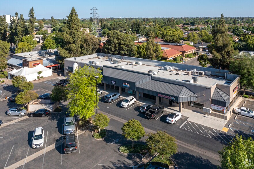 More Photos Of 1055 E Herndon Ave, Fresno Unknown For Lease