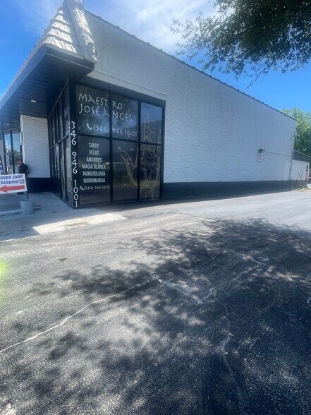 More Photos Of 7122 Lawndale St, Houston Freestanding For Sale