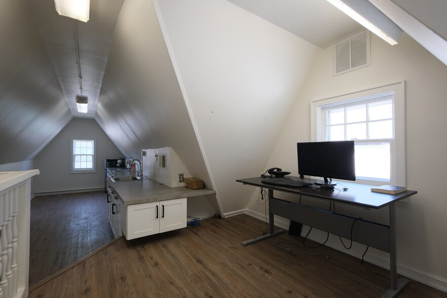 More Photos Of 304 Bloomfield Ave, Verona Medical For Lease