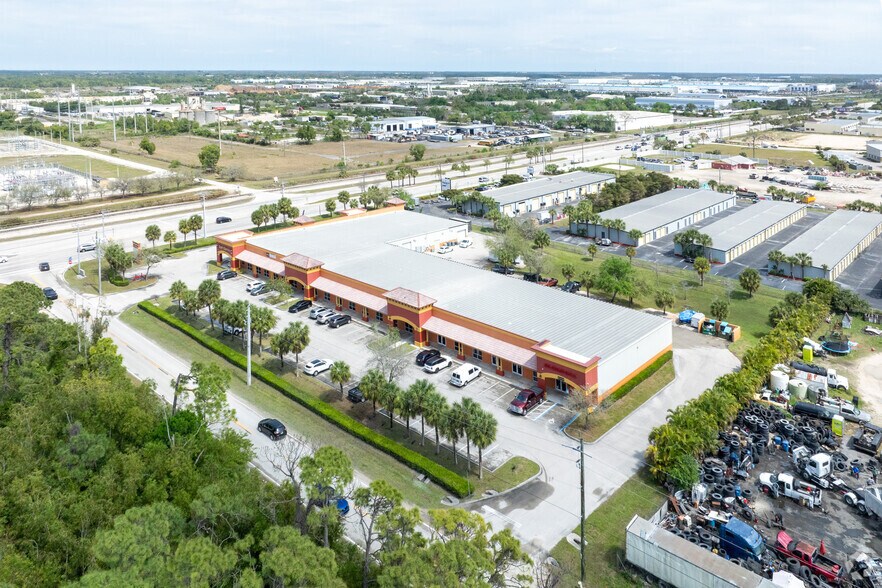 More Photos Of 17051 Jean St, Fort Myers Unknown For Lease