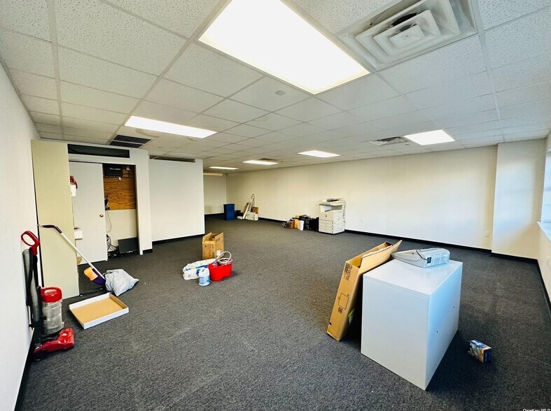 More Photos Of 11917 29th Ave, Flushing Industrial For Lease