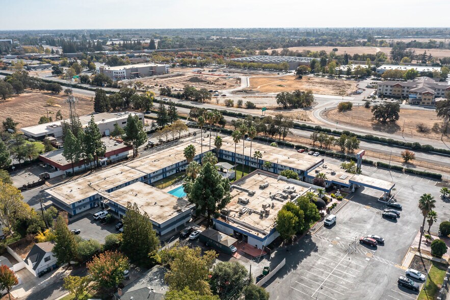 More Photos Of 1900 Canterbury Rd, Sacramento Hotel For Sale