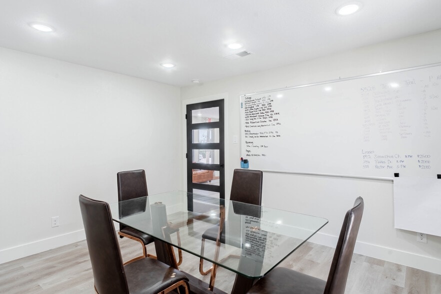 More Photos Of 3109 Roberts Cut Off Rd, Fort Worth Office For Lease
