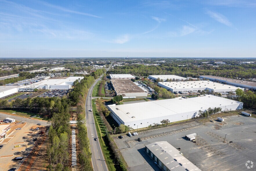 More Photos Of 5808 Long Creek Park Dr, Charlotte Warehouse For Lease