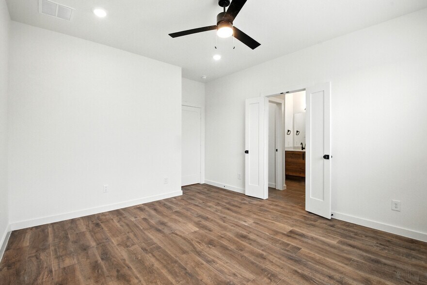 More Photos Of 1805 N Peach Creek Dr, Dayton Apartments For Sale