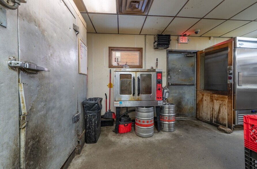More Photos Of 110 S Broadway St, New Philadelphia Storefront Retail Office For Sale