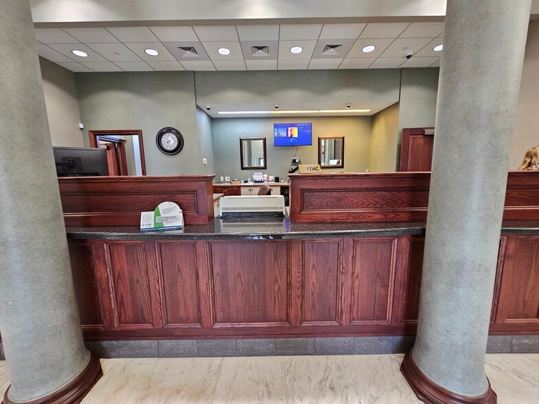 More Photos Of 708 Center Ave, Bay City Office For Sale