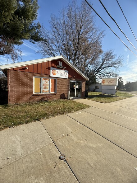 More Photos Of 111 N Front St, Fairchild Bank For Sale