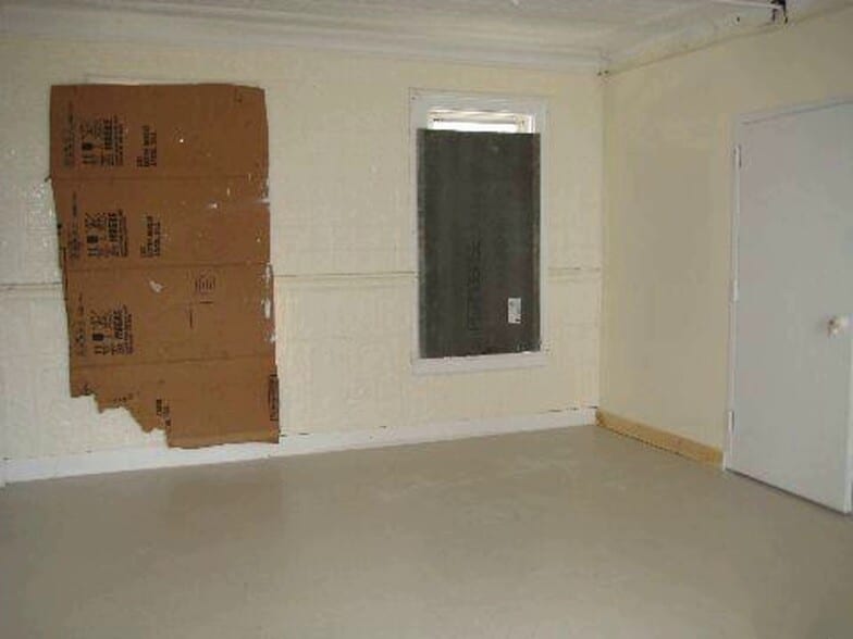 More Photos Of 9216 95th Ave, Ozone Park General Retail For Sale