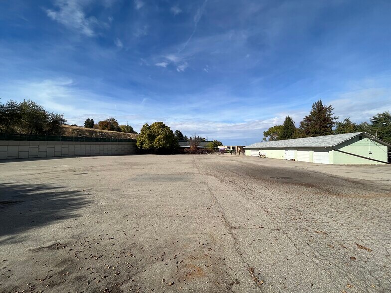 More Photos Of 114 W 43rd St, Garden City Warehouse For Sale