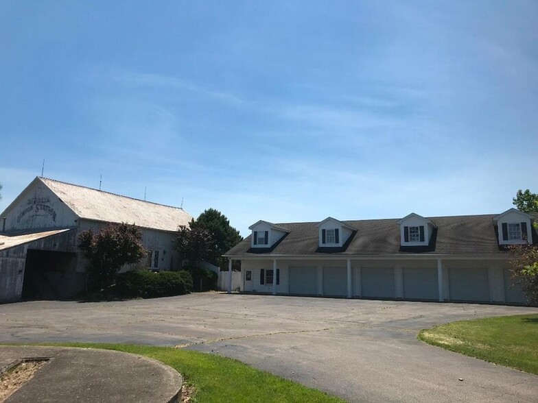 Primary Photo Of 612 N Center St, Lagrange Lodge Meeting Hall For Lease