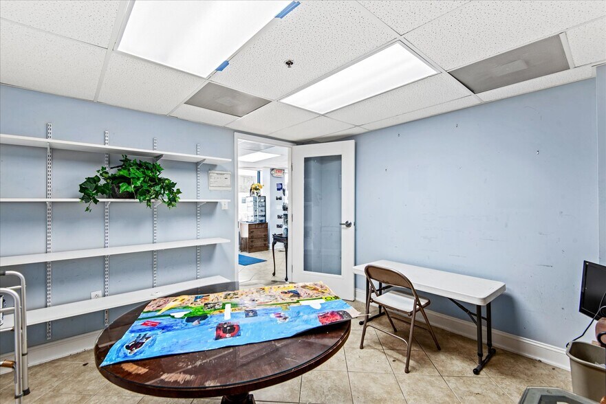 More Photos Of 100 Taylor St, Colonial Beach Storefront Retail Office For Sale