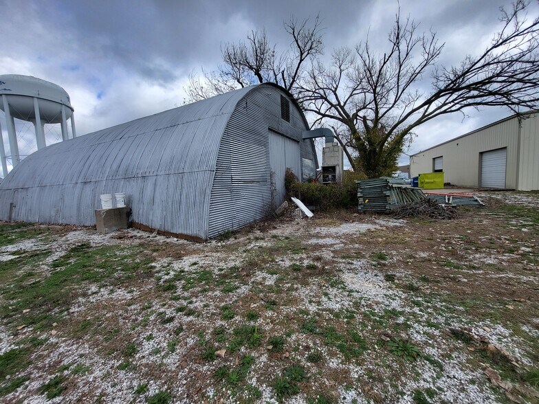 More Photos Of 516 Adele Ave, Joplin Distribution For Sale