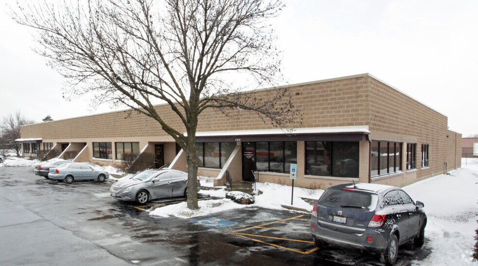 Primary Photo Of 760 N Frontage Rd, Willowbrook Warehouse For Lease
