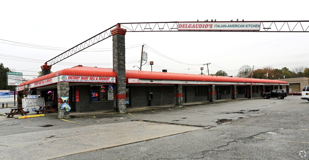 Primary Photo Of 3785 Victory Blvd, Staten Island Freestanding For Lease
