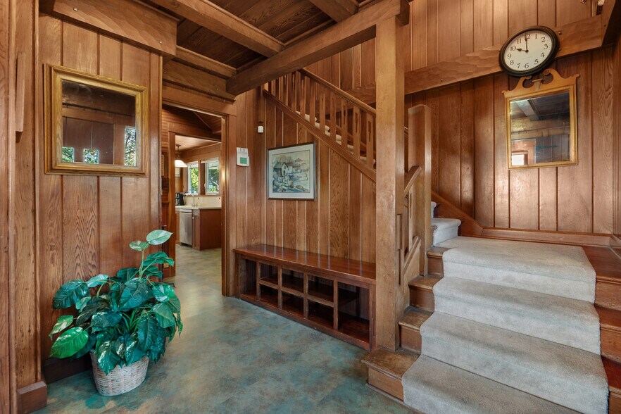 More Photos Of 1021 Promenade, Seaside Specialty For Sale