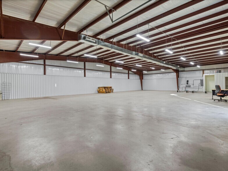 More Photos Of 7380 International Ct, Bartlesville Warehouse For Sale