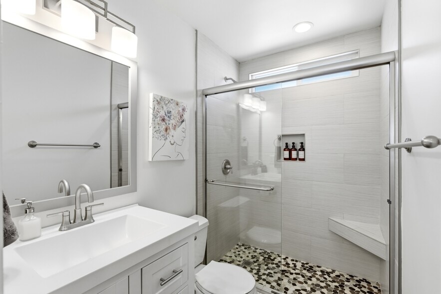 More Photos Of 1544 Chalcedony St, San Diego Apartments For Sale