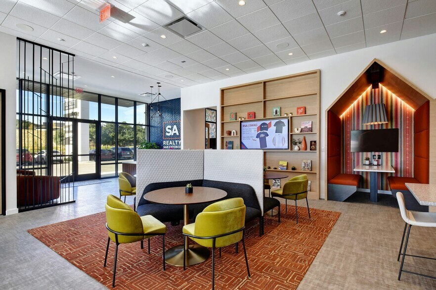 More Photos Of 17346 La Cantera Pky, San Antonio Office For Lease