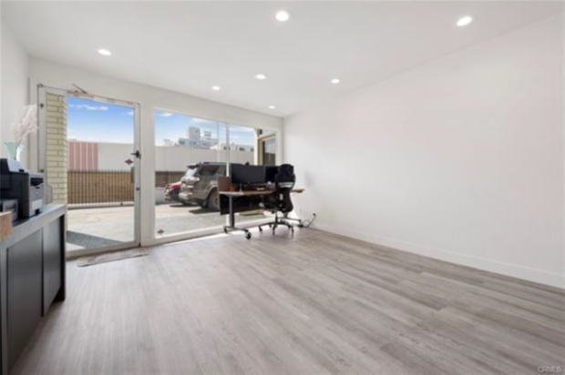 More Photos Of 555 E 3rd St, Long Beach Loft Creative Space For Sale