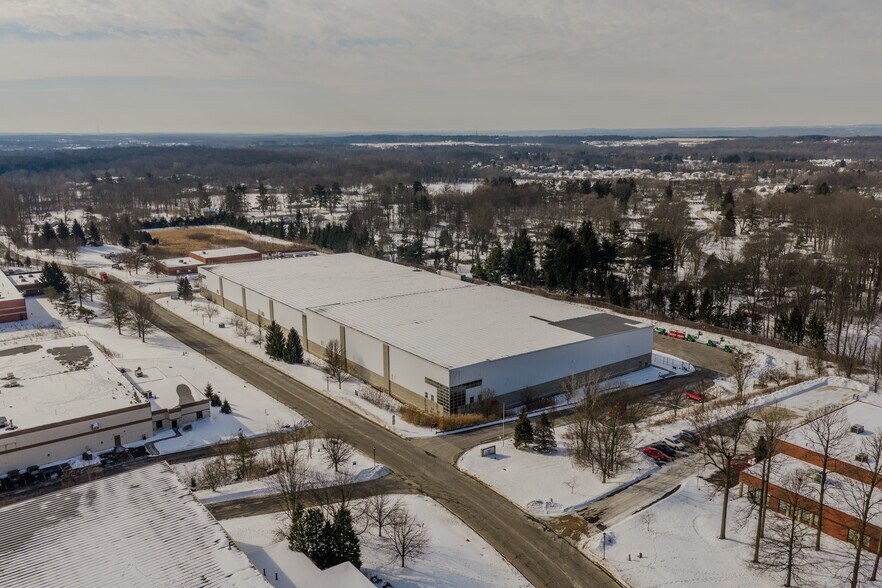 More Photos Of 8295 Bavaria Dr, Macedonia Distribution For Lease