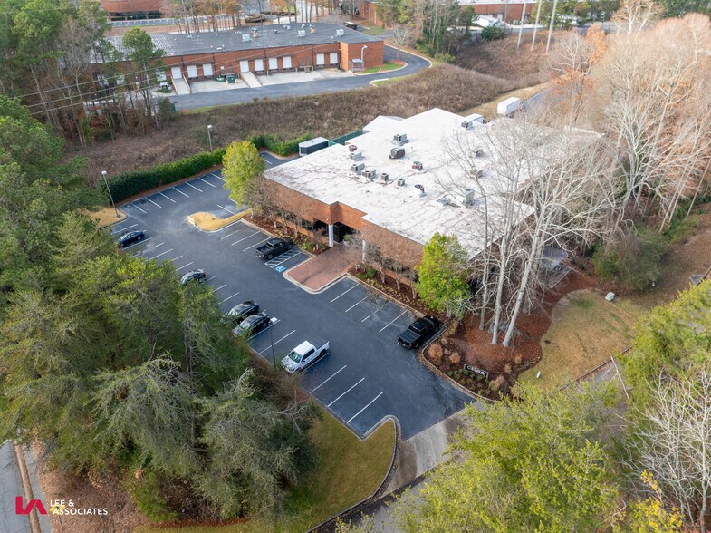 More Photos Of 2800 Colonnades Ct, Peachtree Corners Light Distribution For Lease