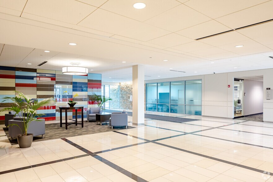 More Photos Of 1771 W Diehl Rd, Naperville Office For Lease