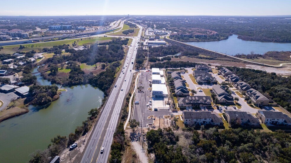 More Photos Of 1651 S Bell Blvd, Cedar Park Storefront Retail Office For Lease