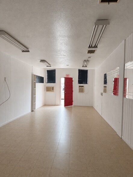 More Photos Of 1313-1317 E Compton Blvd, Compton Storefront For Lease