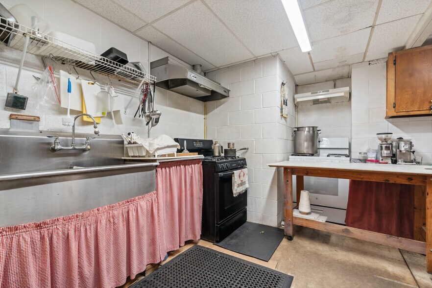 More Photos Of 700 Cattell St, Easton General Retail For Sale