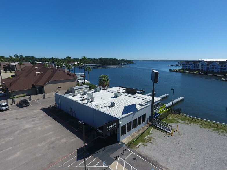 More Photos Of 15659 Marina Dr, Montgomery Restaurant For Sale