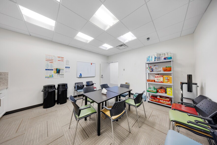 More Photos Of 2155 SW 22nd St, Miami Office For Lease