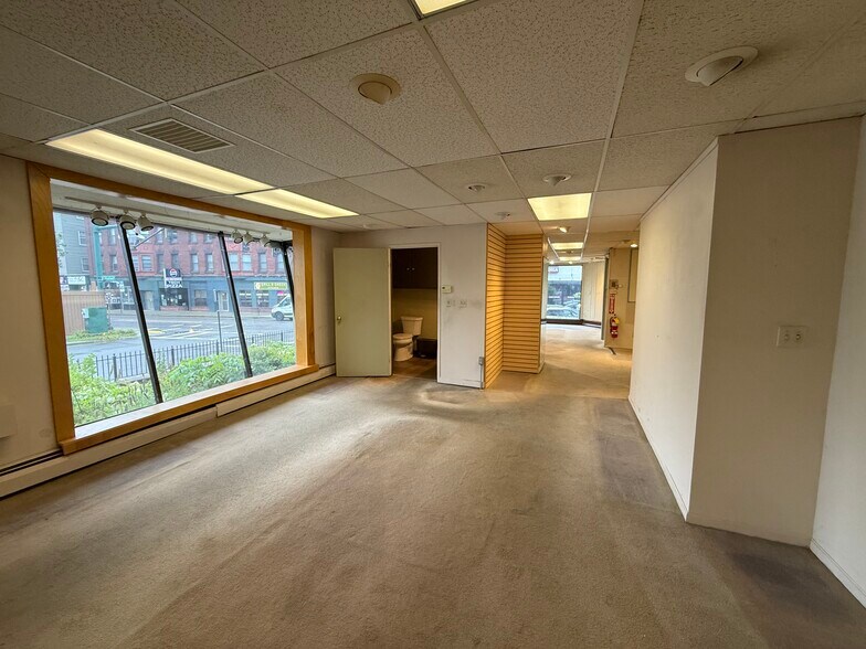 More Photos Of 142 Highland St, Worcester Storefront Retail Residential For Lease